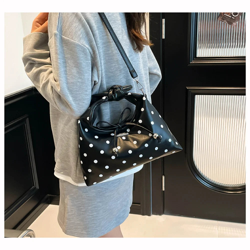 Sac polyvalent pour femme : sac à bandoulière en cuir rétro avec nœud, porté croisé, modèle original à pois, idéal pour le quotidien et les sorties décontractées.