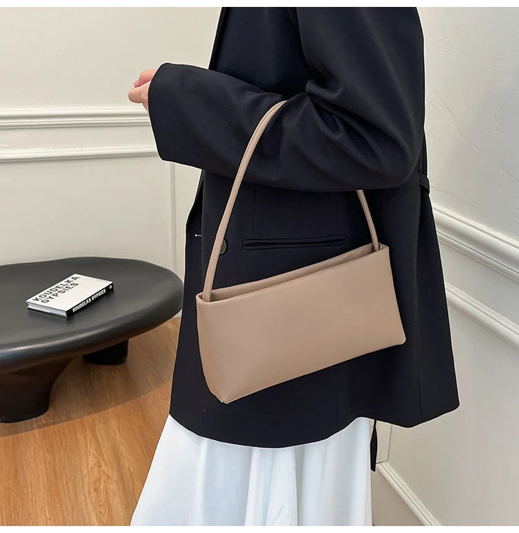 Sac souple pour femme uni – Nouveauté Printemps/Été 2025 – Sac polyvalent porté croisé ou à l'épaule (style « sous le bras ») en PU – Sac carré idéal pour le quotidien