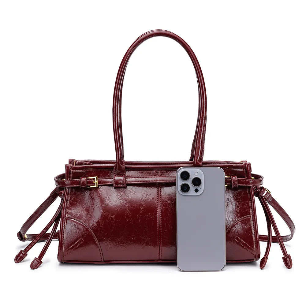 Nouveau sac bandoulière pour femme style Boston 2025 – Cuir souple effet huilé/ciré, design superposé, style moto chic