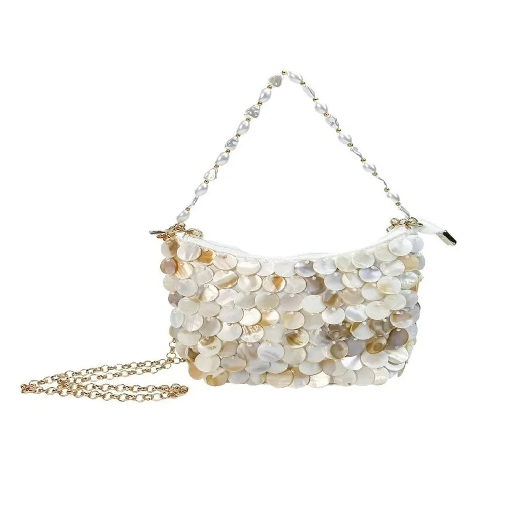 Sac à main féerique en perles fait main, grande capacité, orné de coquillages, pochette style sirène, format compact.