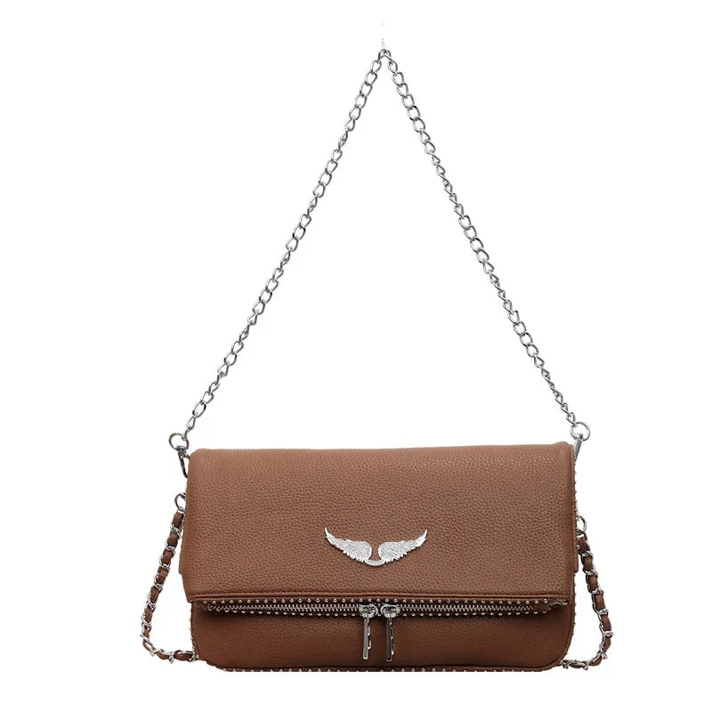 Petit sac carré tendance et épuré pour femme – Sac bandoulière avec chaîne, style rétro, porté épaule ou à la main.