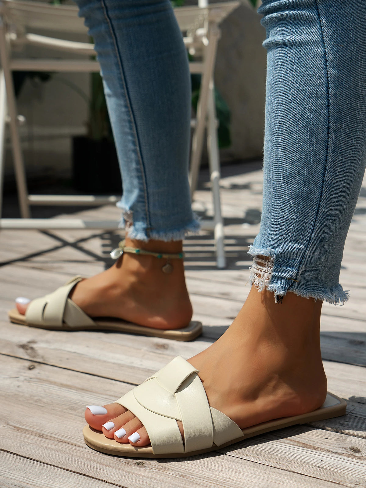Sandales pour femme de luxe tendance 2026 – Modèle tressé confortable, style décontracté pour l'été, mules plates (grandes tailles disponibles)