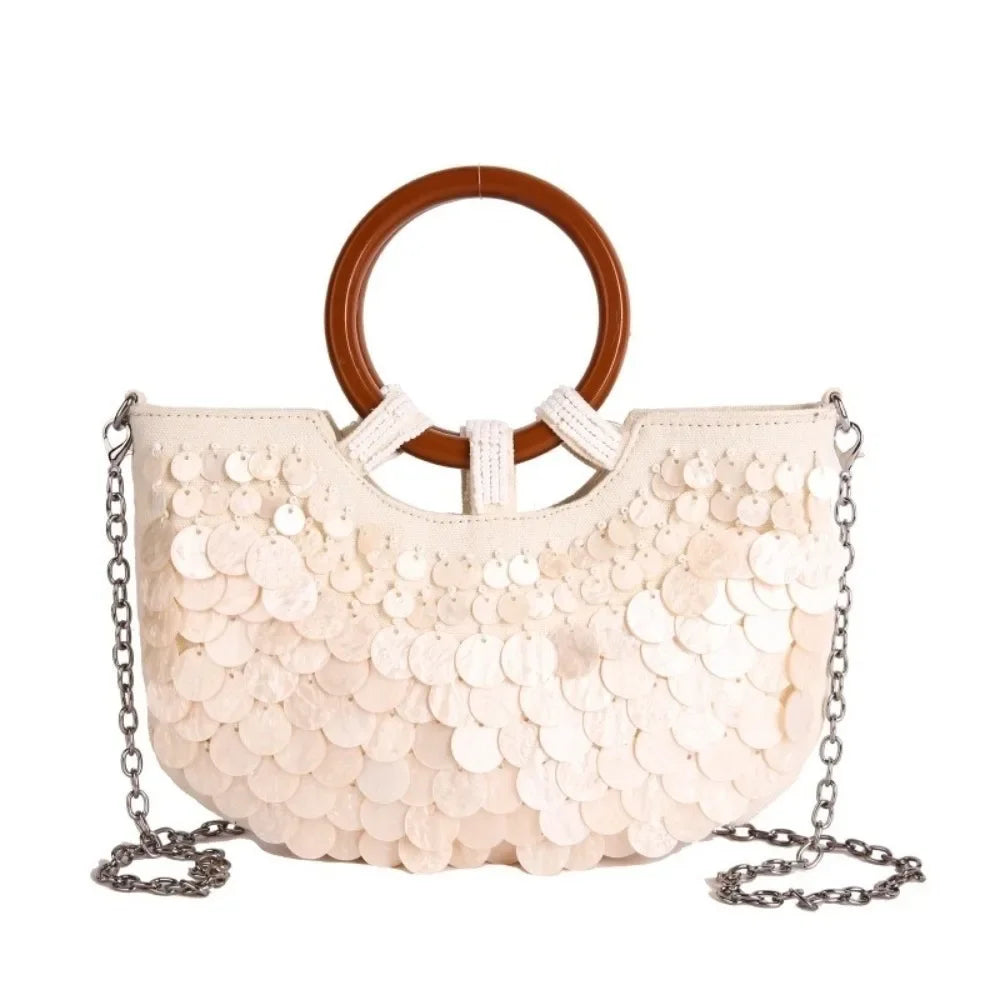 Sac à main féerique en perles fait main, grande capacité, orné de coquillages, pochette style sirène, format compact.