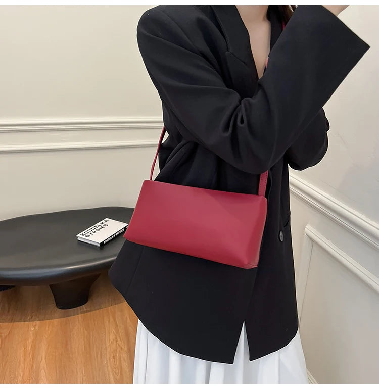 Sac souple pour femme uni – Nouveauté Printemps/Été 2025 – Sac polyvalent porté croisé ou à l'épaule (style « sous le bras ») en PU – Sac carré idéal pour le quotidien