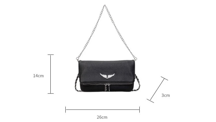 Petit sac carré tendance et épuré pour femme – Sac bandoulière avec chaîne, style rétro, porté épaule ou à la main.