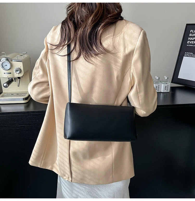Sac souple pour femme uni – Nouveauté Printemps/Été 2025 – Sac polyvalent porté croisé ou à l'épaule (style « sous le bras ») en PU – Sac carré idéal pour le quotidien