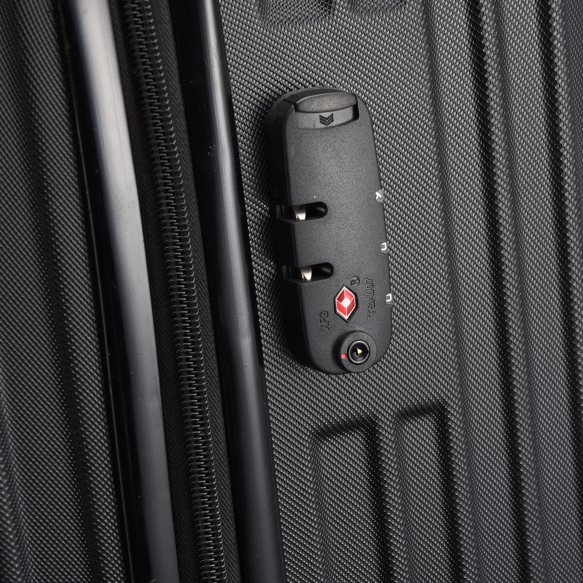 3-piece suitcase set 20-24- 28" Set ABS hard shell travel luggage set 4 wheels zipper telescopic pull rod M-L-XL set Black