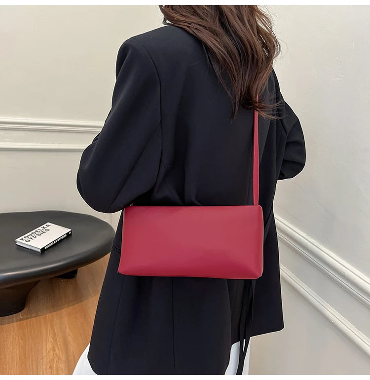 Sac souple pour femme uni – Nouveauté Printemps/Été 2025 – Sac polyvalent porté croisé ou à l'épaule (style « sous le bras ») en PU – Sac carré idéal pour le quotidien