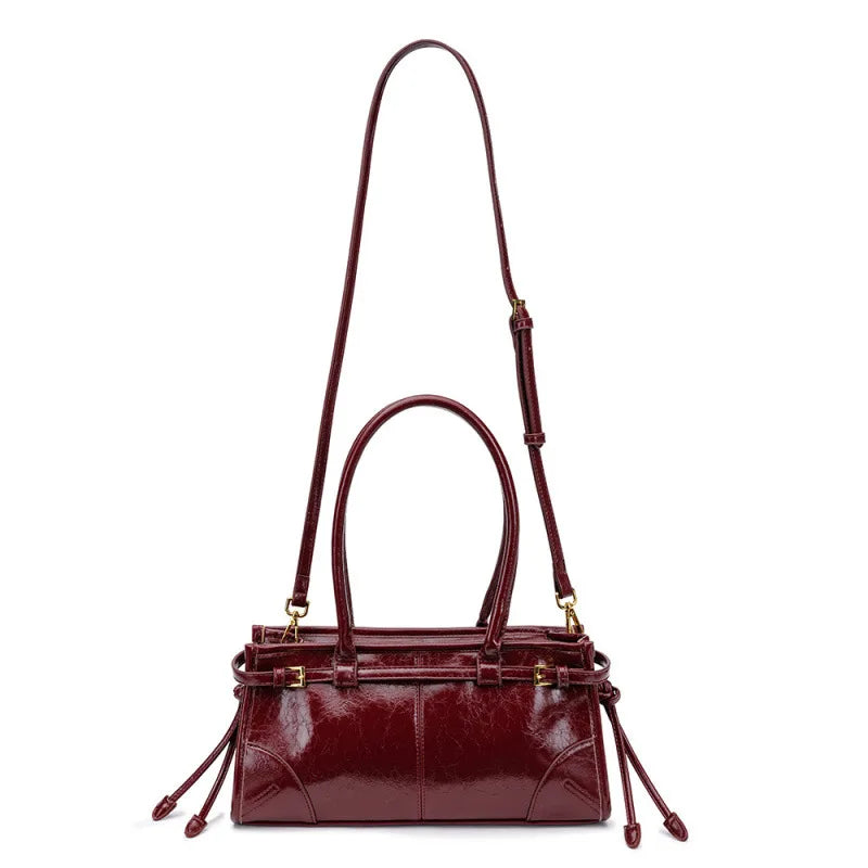 Nouveau sac bandoulière pour femme style Boston 2025 – Cuir souple effet huilé/ciré, design superposé, style moto chic