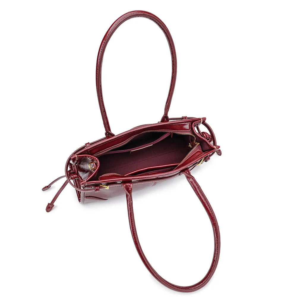 Nouveau sac bandoulière pour femme style Boston 2025 – Cuir souple effet huilé/ciré, design superposé, style moto chic