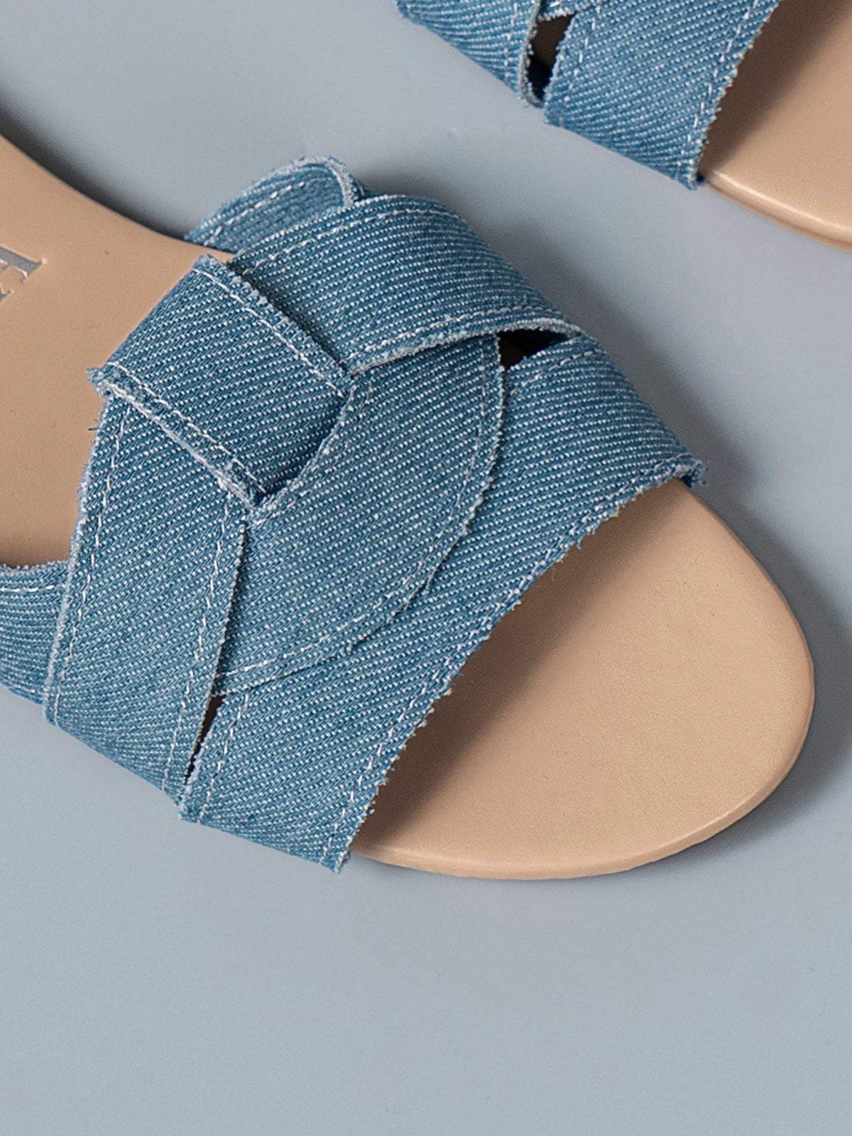 Sandales pour femme de luxe tendance 2026 – Modèle tressé confortable, style décontracté pour l'été, mules plates (grandes tailles disponibles)