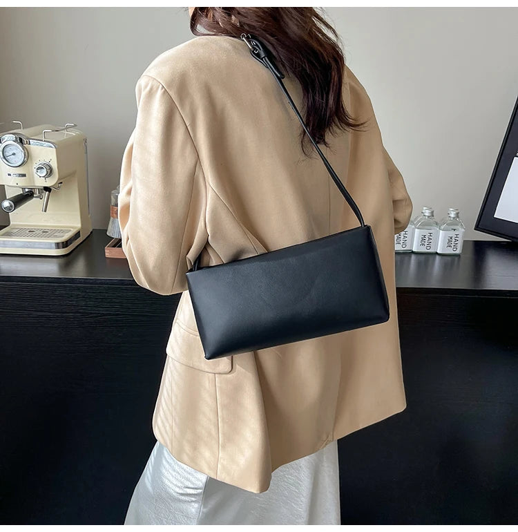 Sac souple pour femme uni – Nouveauté Printemps/Été 2025 – Sac polyvalent porté croisé ou à l'épaule (style « sous le bras ») en PU – Sac carré idéal pour le quotidien