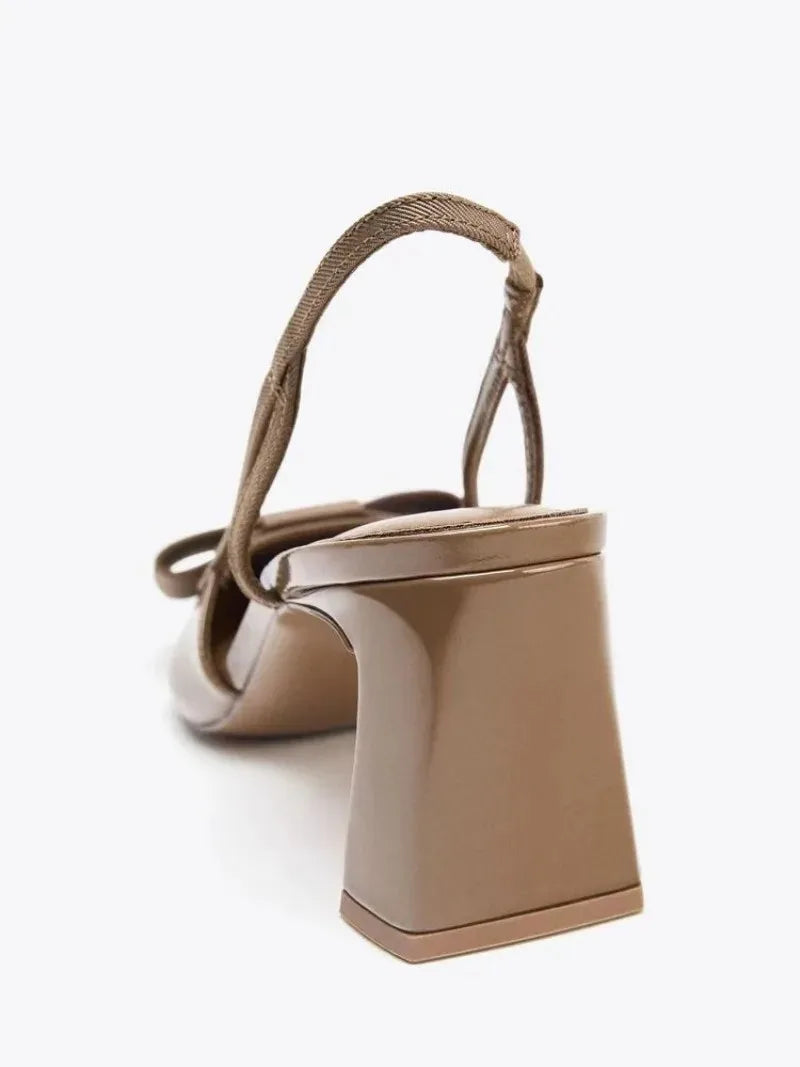 Escarpins sexy en cuir verni bordeaux à bout pointu pour femme – Chaussures de créateur élégantes et confortables avec bride arrière et nœud, idéales pour les soirées et banquets.