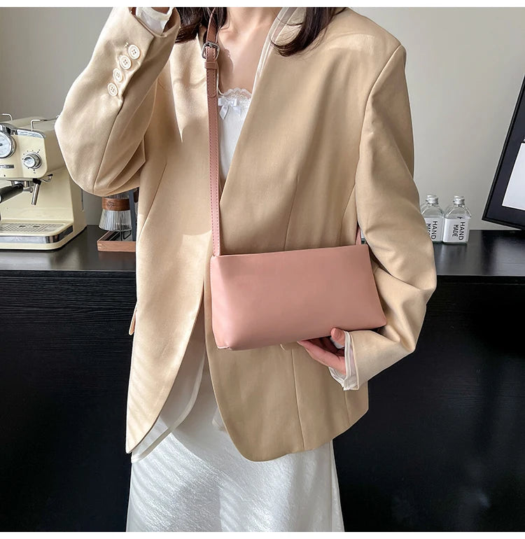 Sac souple pour femme uni – Nouveauté Printemps/Été 2025 – Sac polyvalent porté croisé ou à l'épaule (style « sous le bras ») en PU – Sac carré idéal pour le quotidien