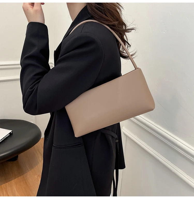 Sac souple pour femme uni – Nouveauté Printemps/Été 2025 – Sac polyvalent porté croisé ou à l'épaule (style « sous le bras ») en PU – Sac carré idéal pour le quotidien