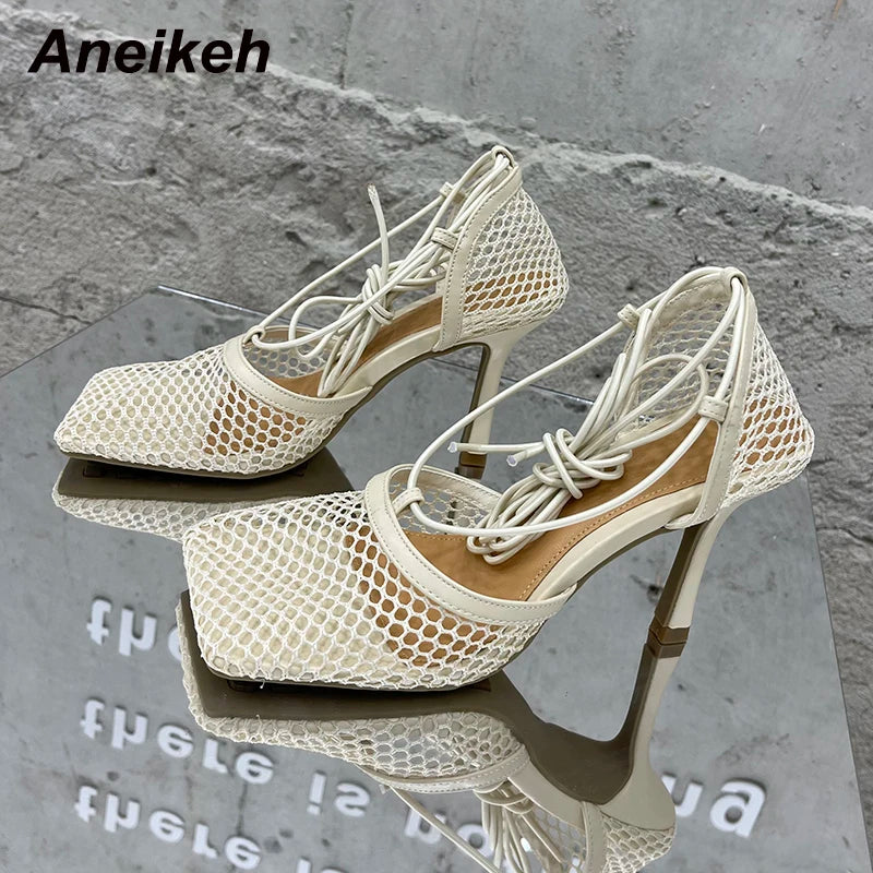 Aneikeh – Escarpins-sandales sexy en résille pour femme (été 2025) – Bout carré, talons aiguilles hauts, lacets croisés, style ajouré – Idéal pour soirées et occasions habillées