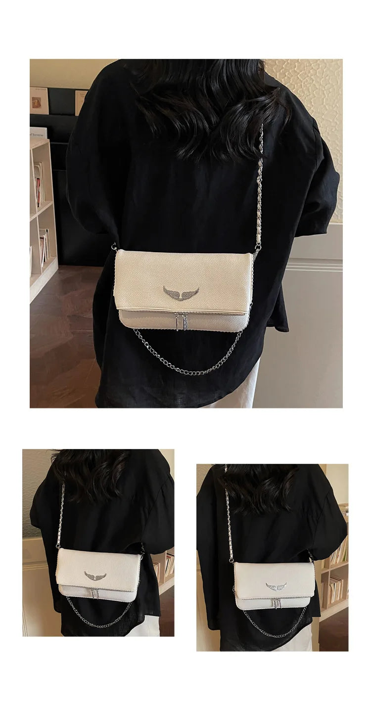 Petit sac carré tendance et épuré pour femme – Sac bandoulière avec chaîne, style rétro, porté épaule ou à la main.