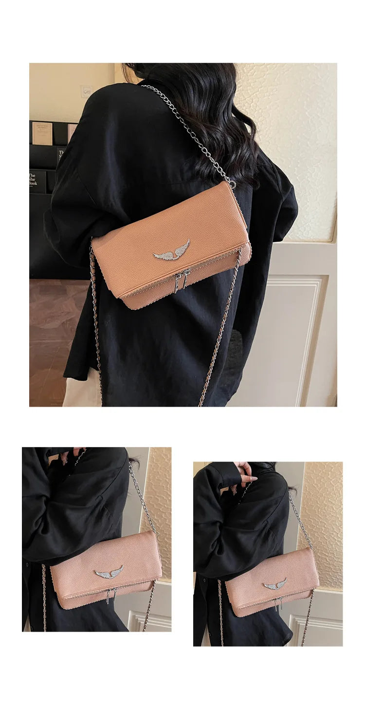 Petit sac carré tendance et épuré pour femme – Sac bandoulière avec chaîne, style rétro, porté épaule ou à la main.