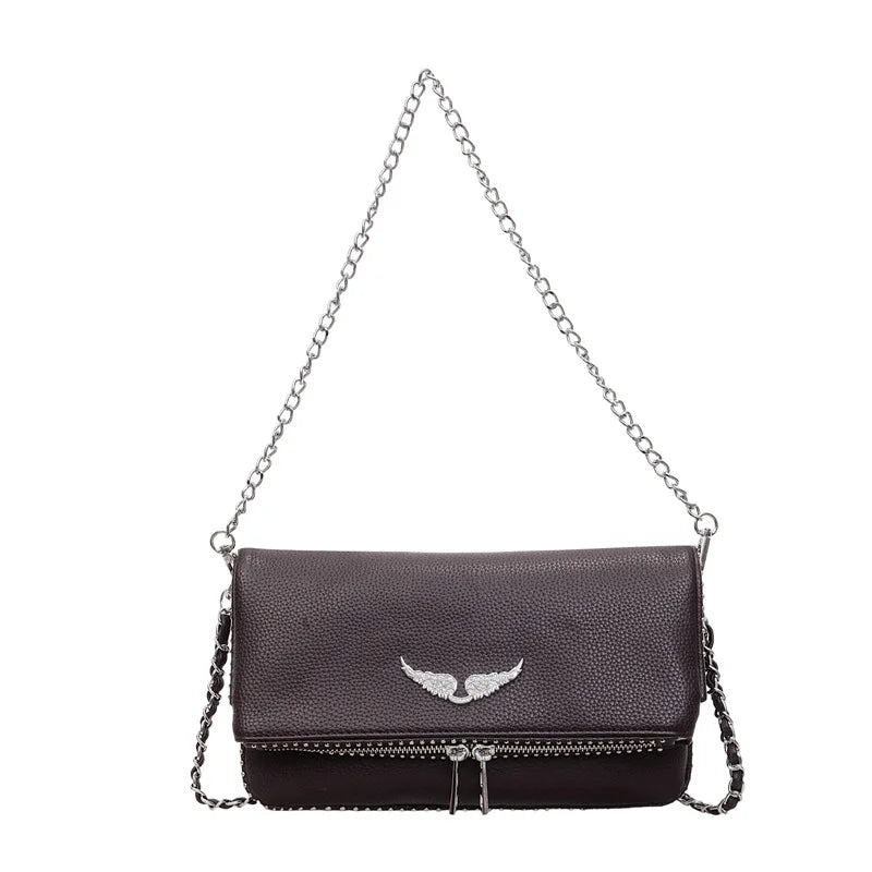 Petit sac carré tendance et épuré pour femme – Sac bandoulière avec chaîne, style rétro, porté épaule ou à la main.