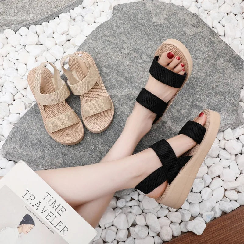 Sandales compensées minimalistes à bride arrière pour femme – Grandes tailles – Chaussures d'été à plateforme pour l'extérieur – Sandales de loisirs légères et souples en EVA