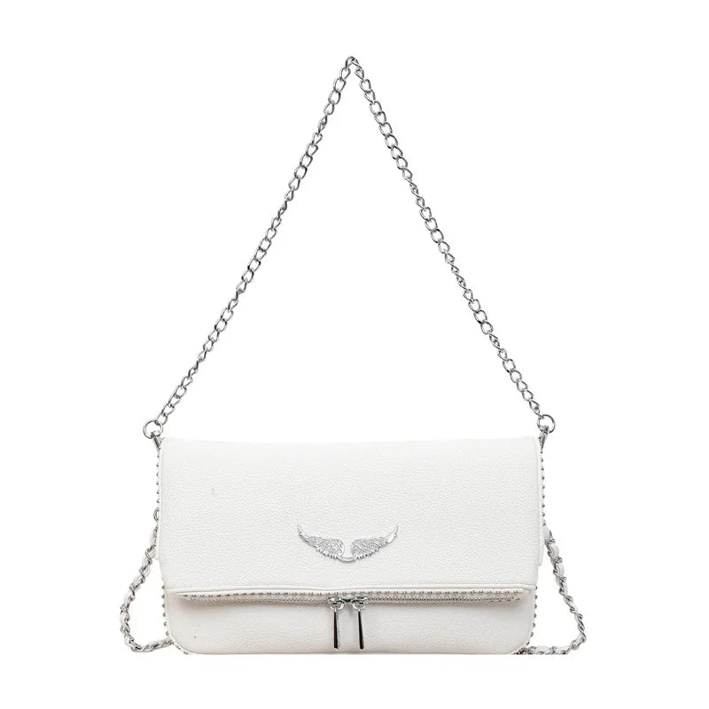 Petit sac carré tendance et épuré pour femme – Sac bandoulière avec chaîne, style rétro, porté épaule ou à la main.